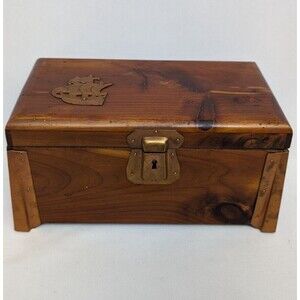 Cedar Chest STURDI Hamilton Mfg Co Indianapolis Patented 1924 Approx 9"x5"x4"